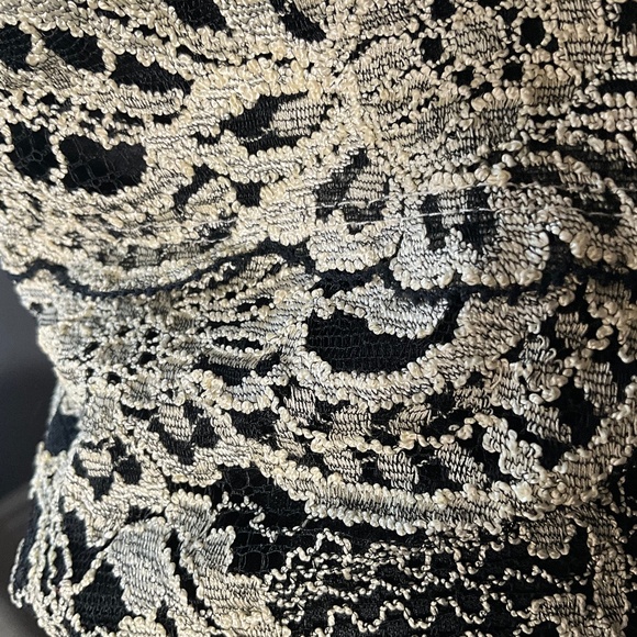 Kay Celine NYE Party Stretch Mesh Lace Top Floral Holiday Event Black Cream L - Picture 8 of 10